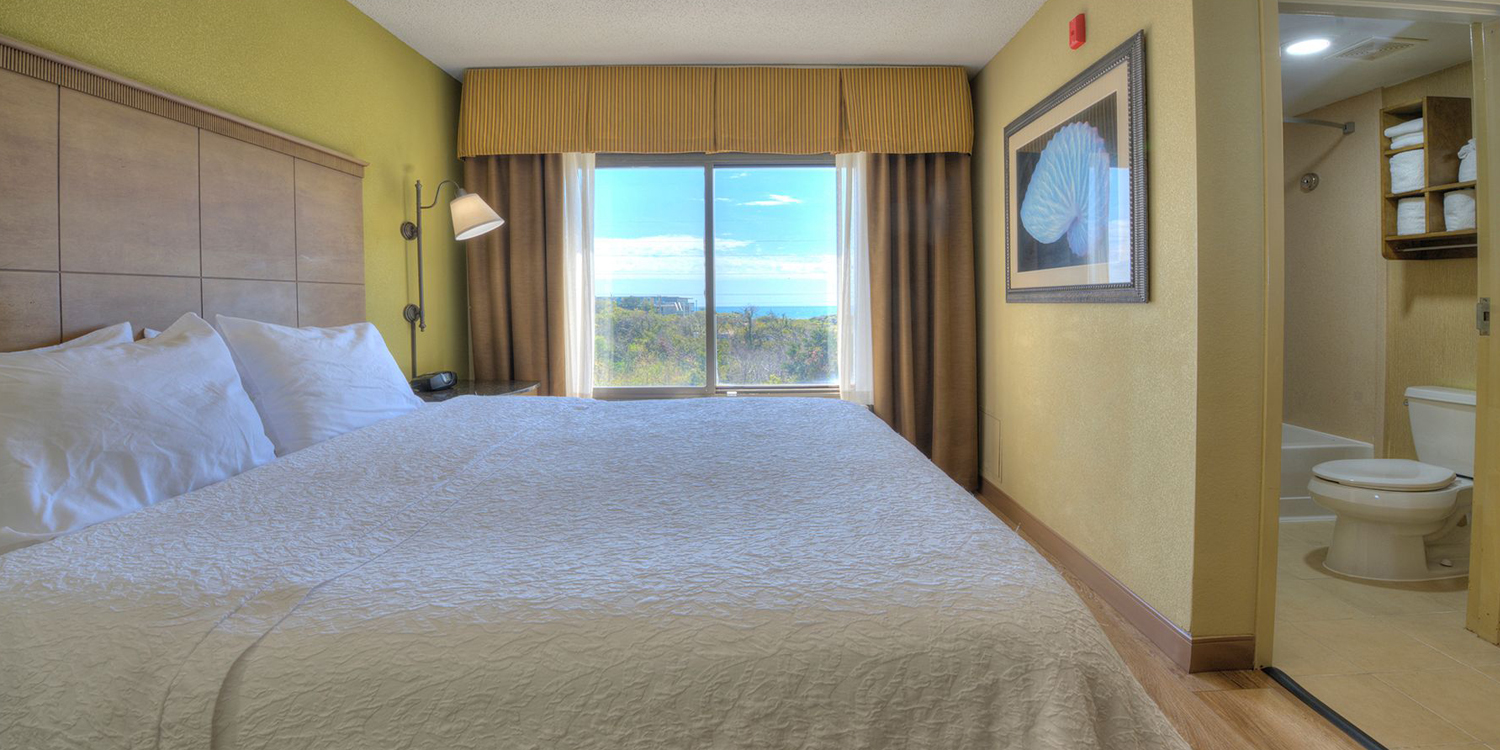 Enjoy the breathtaking views from our Comfortable Guest room