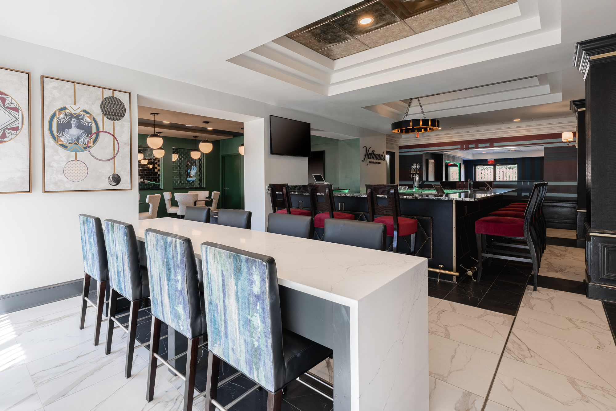 Hoffman’s Bar & Bistro