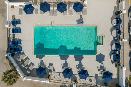 Hotel Alice At Atlantic Beach - Pool Area View