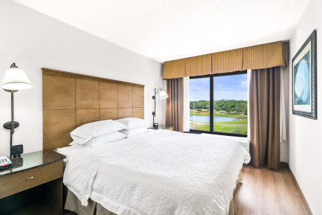 Hotel Alice At Atlantic Beach - Double Bed In Guestroom 2